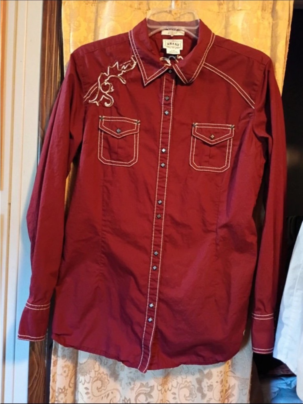 Ariat Women's Fitted Western Shirt L Burgundy Snap Embroidered Rose - Pearl Snap